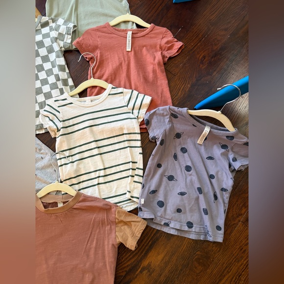 Childhoods clothing lot of 18-24m shirts!(9 shirts) - Picture 3 of 6